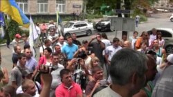 У Донецьку мітингували на підтримку побитого журналіста У Донецьку мітингували на підтримку побитого журналіста