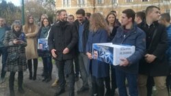 Predaja potpisa inicijative “Imam pravo da znam” u Sarajevu