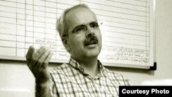 سعید مدنی پژوهشهای دامنهداری در حوزه جنبشهای اجتماعی و اعتراضات در ایران انجام داده است.