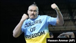 Александр Усик