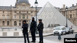 Лувр, Париж, 19 октября 2025 года