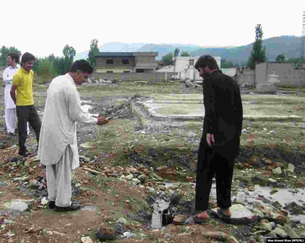 Дорослі ж іноді приходять по «святу воду»