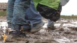 Kroz blato ka boljem životu Kroz blato ka boljem životu