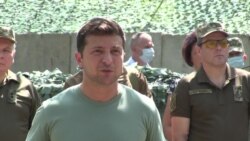 «Будемо далі тримати кулаки» – Зеленський у штабі ООС прокоментував перемир’я «Будемо далі тримати кулаки» – Зеленський у штабі ООС прокоментував перемир’я