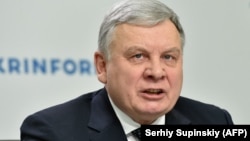 «Оскільки Україна та Японія мають схожі геополітичні проблеми, для обох держав є нагальним питання територіальної цілісності і непорушності міжнародно визнаних кордонів, ми пропонуємо активізувати взаємодію», – заявив міністр