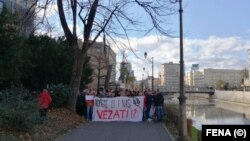 Protest građana ispred Parlamenta Federacije BiH, Sarajevo
