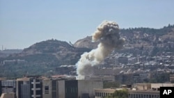 შეიარაღებული დაპირისპირება სირიის სამხრეთში განახლდა მას შემდეგ, რაც სირიის მთავრობის მიერ სამშაბათს გამოცხადებული ცეცხლის შეწყვეტა მალევე დაირღვა.