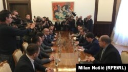 Sastanak predstavnika Srpske liste, predsednika Srbije Vučića i generalnog sekretara predsednika Srbije Nikole Selakovića