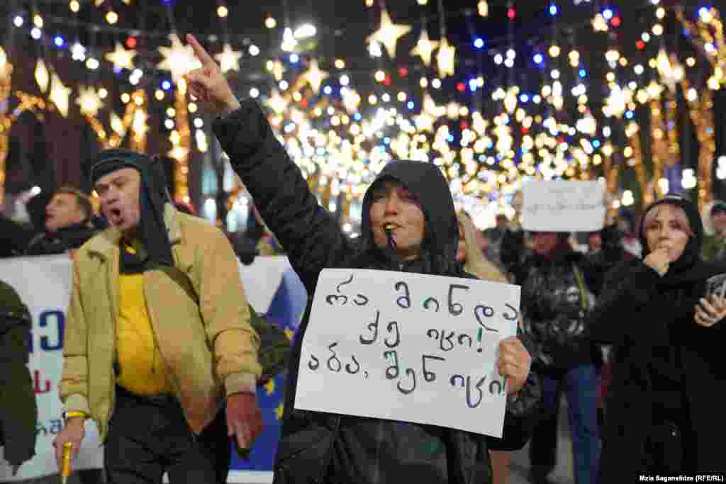 ყოველდღიურად იმართება საპროტესტო მარშები. უკვე გაიმართა ექიმების, მასწავლებლების, ფერმერების, მთამსვლელების, კახელების, სვანების, მეგრელების, გურულების და სხვების მარშები. 