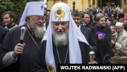 Архівне фото. Глава Польської православної церкви митрополит Савва (ліворуч) і Московський патріарх Кирило (посередині). Варшава, 16 серпня 2012 року 