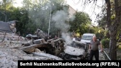 Последствия российских ударов по Киеву в ночь на 4 июля 