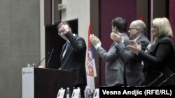 SNS istakla je svog lidera i premijera Srbije Aleksandra Vučića kao kandidata, a iza njega su stale i sve stranke vladajuće koalicije