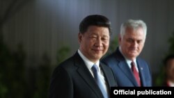 Predsednik Kine Xi Jinping sa tadašnjim predsednikom Srbije, a danas Kancelarija za saradnju sa Rusijom i Kinom - Tomislavom Nikolićem