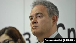 Zoran Lutovac (na fotografiji): Demokratija se obesmišljava preko popularnih političara i centralnih kampanja