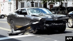 Автомобиль, врезавшийся в толпу в Шарлотсвилле