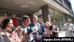 Predstavnici opozicije nakon okruglog stola u ponedeljak, 19.avgust 2019. 