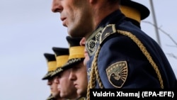 "Bezbednosne snage ili Vojska Kosova će ići dalje, sa njima (srpskih pripadnika) ili bez njih", ističe analitičar Kadri Kastrati.