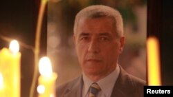 Oliver Ivanović (na fotografiji) ubijen je iz vatrenog oružja 16. januara 2018. u Severnoj Mitrovici, do danas za taj zločin niko nije osuđen.