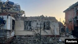 კურსკის ოლქის ხელისუფლებამ 6 აგვისტოს გაავრცელა ინფორმაცია, რომ უკრაინის მხრიდან დარტყმების შედეგად ქალაქ სუჯაში სახლები დაინგრა. 