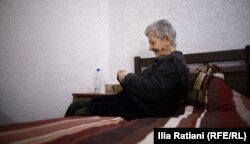 მანანა, 76 წლის