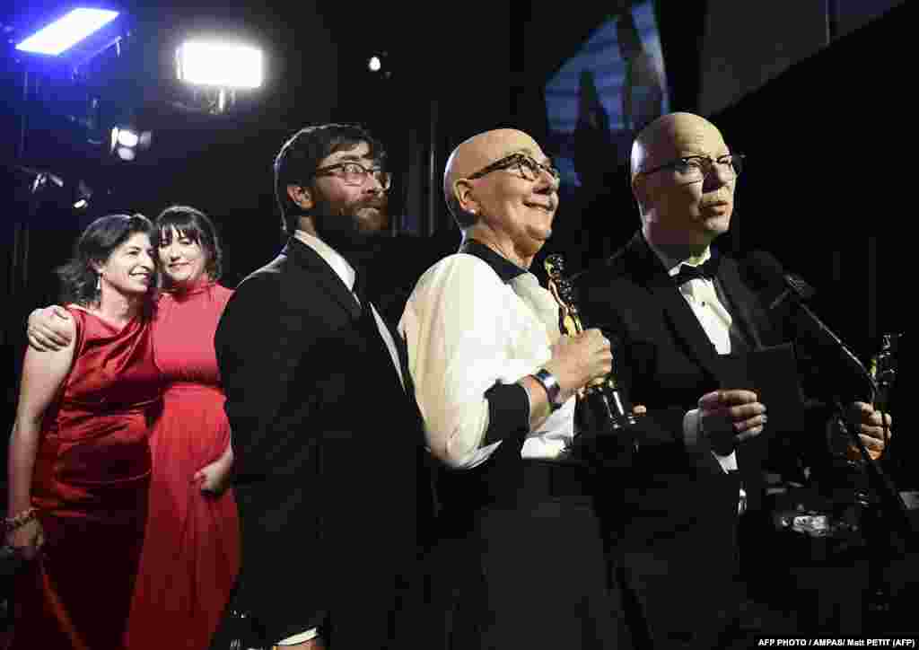 Dobitnici Oskara za najbolji dokumentarni film Lindsay Utz, Julie Parker Benello, Jeff Reichert, Julia Reichert i Steven Bognar 