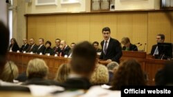 Premijer i članovi Vlade u sabornici