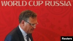 Генеральный секретарь ФИФА Жером Вальк после пресс-конференции в Самаре (10 июня 2015 года)