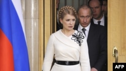 Під час зустрічі Юлії Тимошенко і Володимира Путіна. 29 квітня 2009 р.