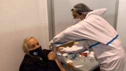 Čekajući red za vakcinaciju Čekajući red za vakcinaciju