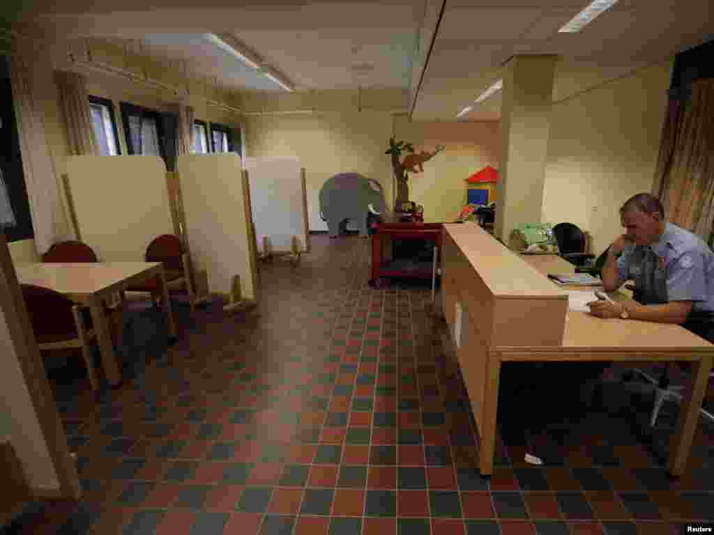 Fotograf Reutersa Damir Šagolj dobio je ekskluzivni pristup pritvorskoj jedinici Haškog tribunala.