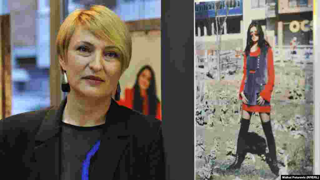 Amna Kunovac-Zekić na sarajevskoj izložbi ¨Moda pod opsadom¨.