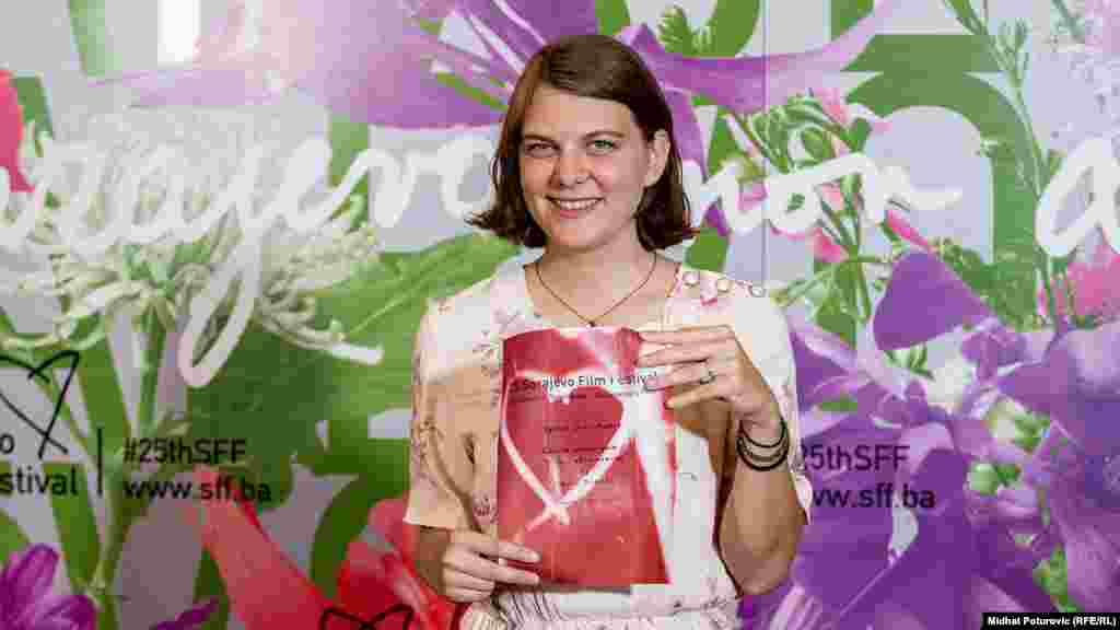 Specijalno priznanje žirija osvojio je film "Gomila materijala" (Bosna i Hercegovina) u režiji Sajre Subašić.