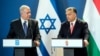 Izraelski premijer Benjamin Netanyahu (lijevo) i njegov mađarski kolega Viktor Orban na pres-konferenciji u Budimpešti, 2017.