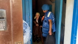 Dok se dronovi približavaju, civili napuštaju Kostjantinivku uz pomoć humanitaraca