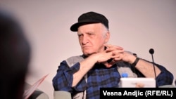 Svinjska glava je u našem vremenu simbol netolerancije prema migrantima: Filip David