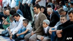 Licemjerje je i nagla preobrazba ovdašnjeg društva od ateističkog ka strogo religioznom: Enver Kazaz