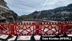 მეტეხის ხიდი, ადგილი, საიდანაც ბოლო ერთ კვირაში ორი ავტომობილი გადავარდა, 12 მარტი, 2025 წელი