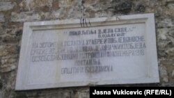 Spomen-ploča u Budvi