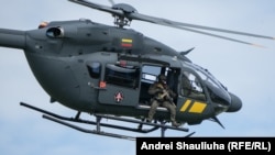 Serviciul de Pază al Frontierei din Lituania prezintă noi aeronave și sărbătorește cea de-a 33-a aniversare a înființării. Aeroportul Paluknio, lângă granița cu Belarus, în vara anului 2025. Imagine de arhivă