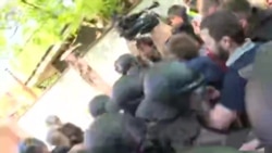 Акция против «Интера»: пикет у дома Сергея Левочкина (видео) Акция против «Интера»: пикет у дома Сергея Левочкина (видео)