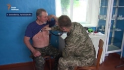 У «сірій зоні» люди не можуть отримати кваліфіковану медичну допомогу – лікар-волонтер (відео) У «сірій зоні» люди не можуть отримати кваліфіковану медичну допомогу – лікар-волонтер (відео)