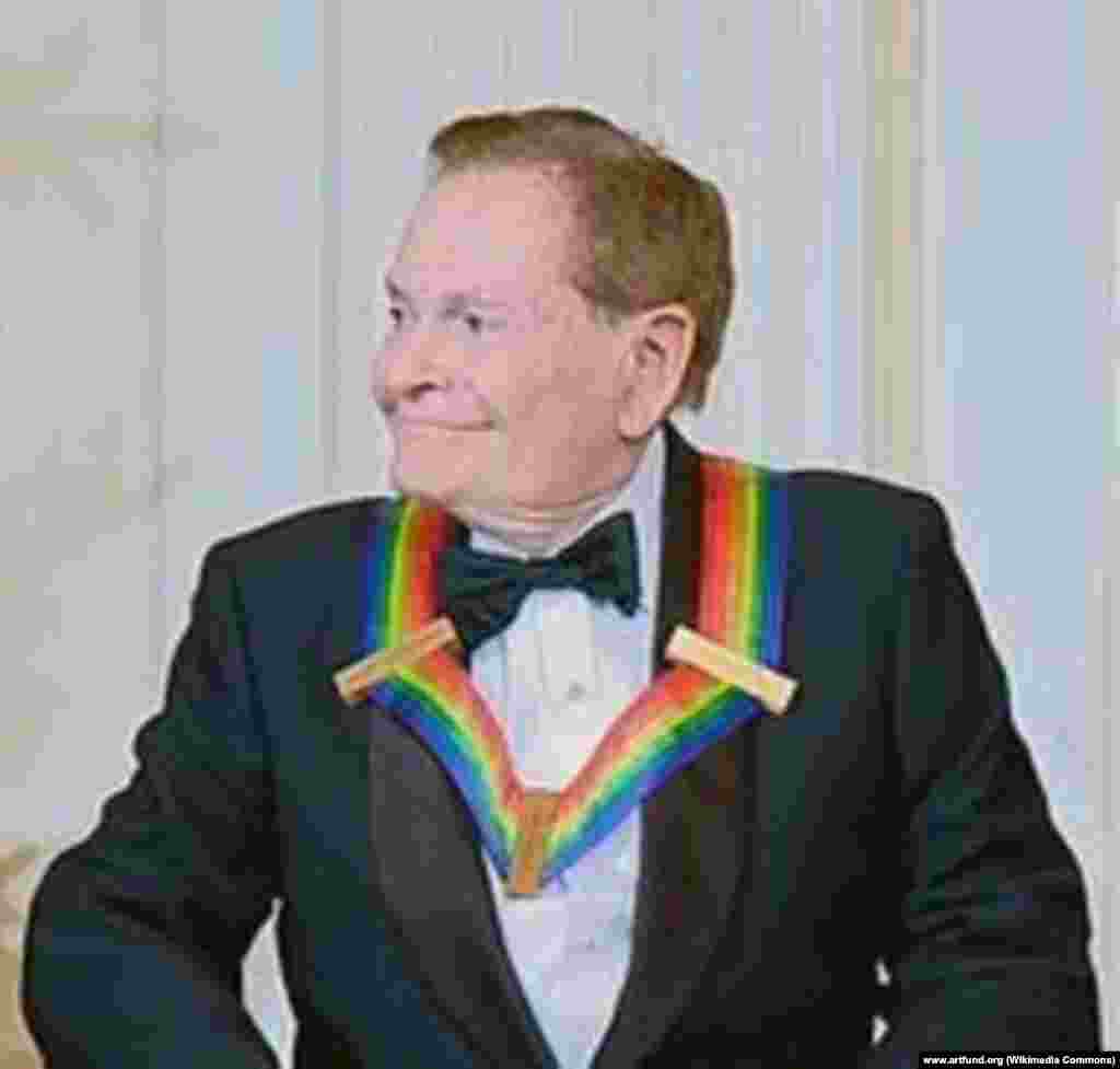 Бродвейский композитор Джерри Херман, автор мюзиклов "Хелло, Долли!" и «Молоко и мёд» и других и автор лирических текстов. Диагноз "ВИЧ-позитивный" был поставлен ему в 1985 году. Он предложил себя для экпериментального лечения опытными препаратами о СПИДа и заявляет, что и теперь, 25 лет спустся, "жив и активен". 