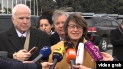 Джон Маккейн, Линдси Грэм и Эми Клобушар прибыли в Тбилиси 