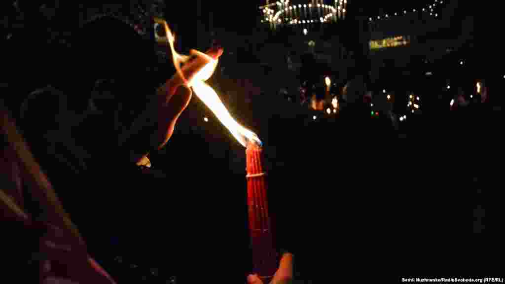 «Благодатний вогонь» з Єрусалима