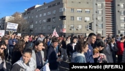 Hiljade ljudi pristiže iz pravca Trga Slavija