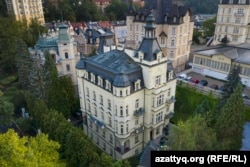 ფართობი: 1,561 კვადრატული მეტრი