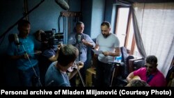 Mladen Miljanović na snimanju video rada 'Zvuci rodnog kraja' gdje je formirao bend sastavljen od ratnih veterana iz nekada zaraćenih vojski u BiH- Armije BIH, Vojske Republike Srpske i Hrvatskog vijeća obrane.