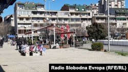 Улични продавачи во Тетово.