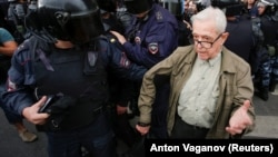 Юрий Стерник на акции 9 сентября 2018 года