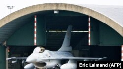 Бельгийский F-16 на авиабазе во Флорене, 2014 год